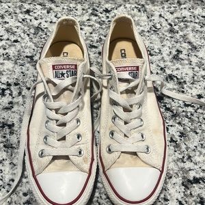 Converse All star canvas women’s low-top pre owned size 8